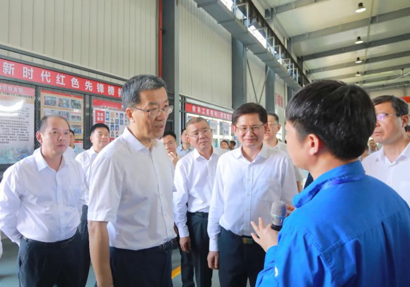 教育部党组书记、部长怀进鹏深入柳州职业技术学院调研2.jpg
