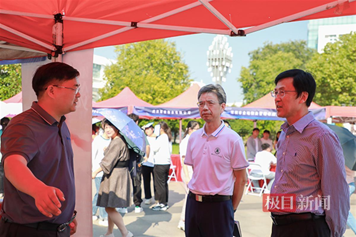 149家单位参会2800余个岗位，湖大知行学院这场招聘会真热闹2.jpeg