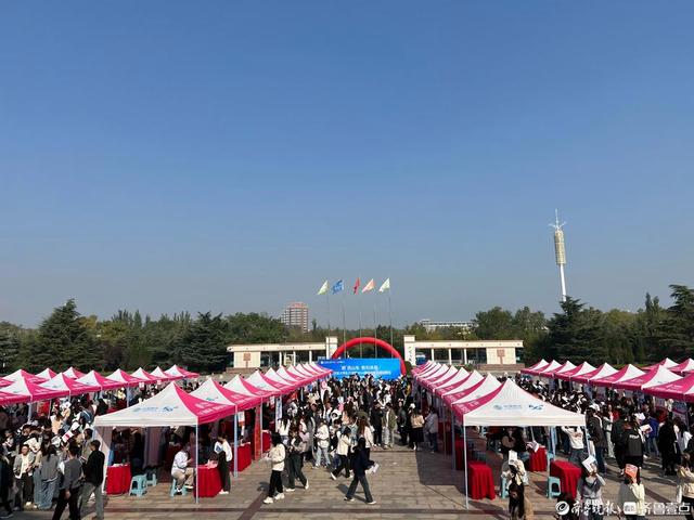 山东财经大学东方学院举办2024届毕业生校园招聘会.jpeg