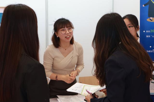 职通未来，筑梦启航——劳职院成功举办2024届毕业生秋季双选会8.jpeg