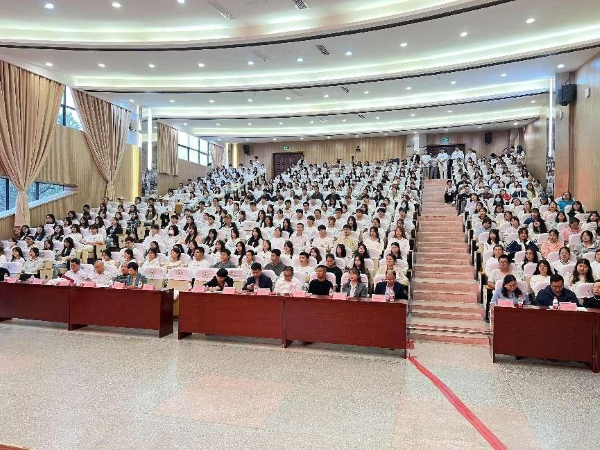 湖南生物机电职业技术学院举办“企业家进校园讲好就业创业故事”活动.png