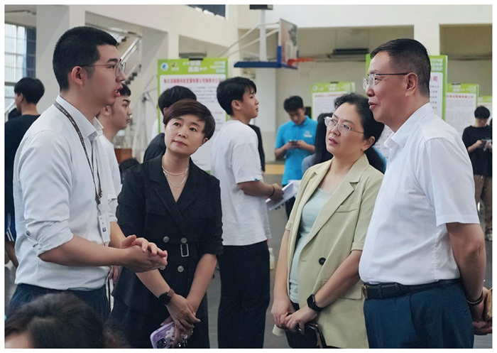 海口经济学院秋季双选会 为应届毕业生提供六千余岗位2.png