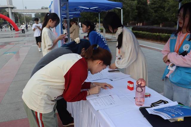 1699256307790834.jpeg 湖北理工学院第四届“就业育人”生涯体验周系列活动启动3.jpeg