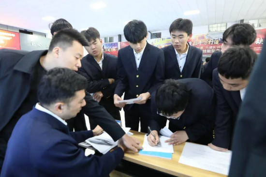 西安铁道技师学院2023年“精彩相连 为梦成长”校园招聘会顺利举行2.png
