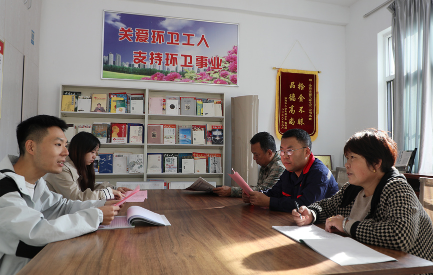 河南西工：破解“路边蹲” 就业服务有“温度”2.jpg