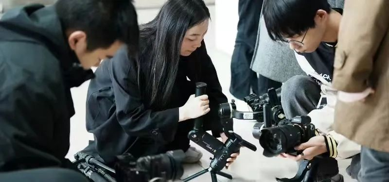 产教融合，四川文化传媒职业学院让学生在行走的课堂中学习1.png