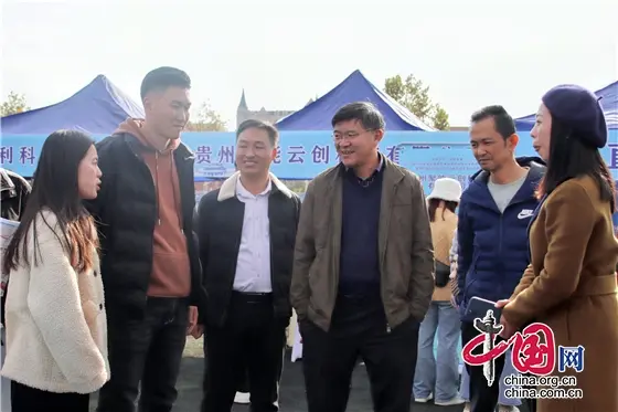 抢抓秋招关键期！贵州黔南科技学院举办2024届毕业生秋季专场招聘会4.jpg