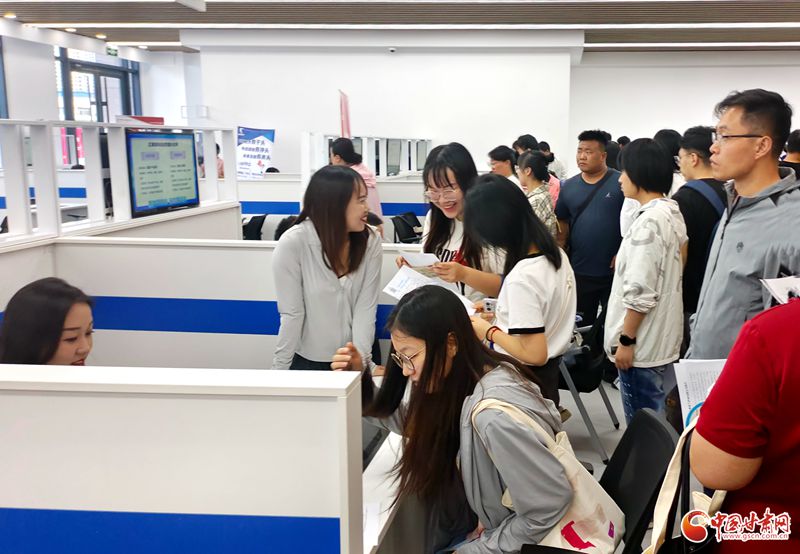 【凝神谋发展 实干兴陇原 “三抓三促”行动进行时】兰州市人社局：多措并举 促进高校毕业生高质量充分就业4.jpg