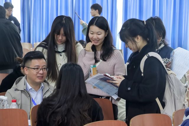 7158个就业岗位，南华大学举行冬季综合双选会1.png