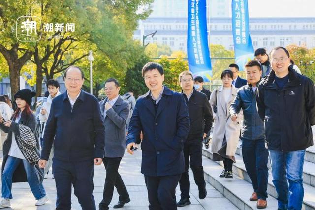 火爆！浙江中医药大学招聘会吸引5500余名毕业生参加3.jpeg