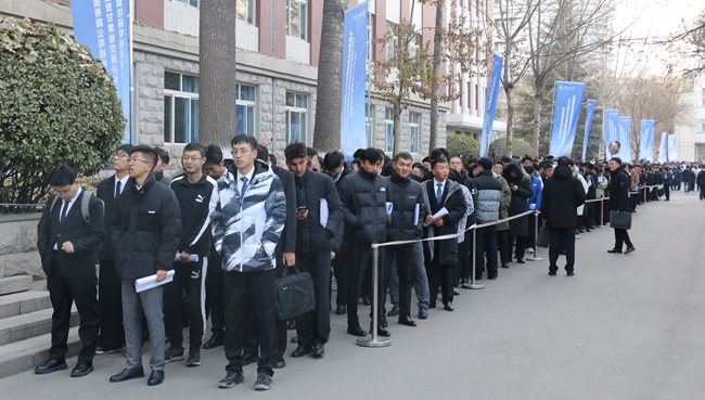 中国国家铁路集团有限公司接收兰州交通大学2024届毕业生暨甘肃省交通运输类院校就业联盟校园专场招聘会举行1.jpg