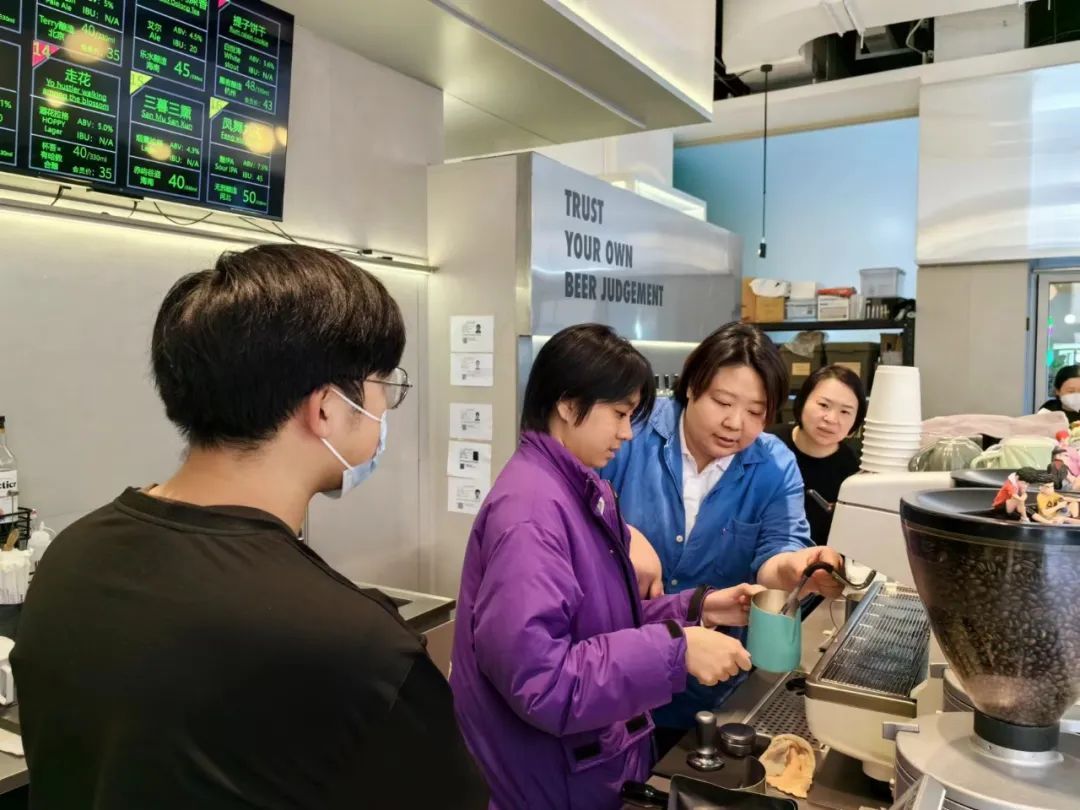 华阳路街道组织创业大咖一对一辅导青年人就业创业！2.jpg