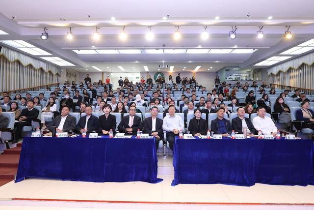 产教融合怎么搞？这场大会，职教大咖们说得很实在.jpeg