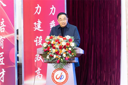 第十二届芜湖大学生专利创新创业大赛决赛暨成果产学研合作签约仪式在安徽机电职业技术学院举行6.png