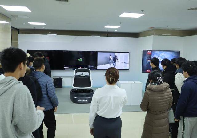 山东信息职业技术学院“就业大巴车”开进潍坊元宇宙未来创新谷、潍坊软件园.jpeg