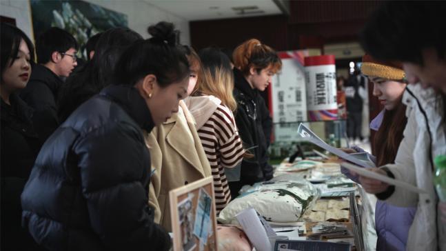 绽放·毕业设计展暨人才双选会——北京财贸职业学院影视多媒体技术系7.jpg