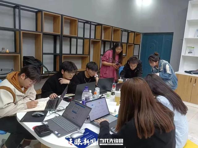遵义职院：大力推进创新创业 赛教融合培养技能标兵1.jpeg