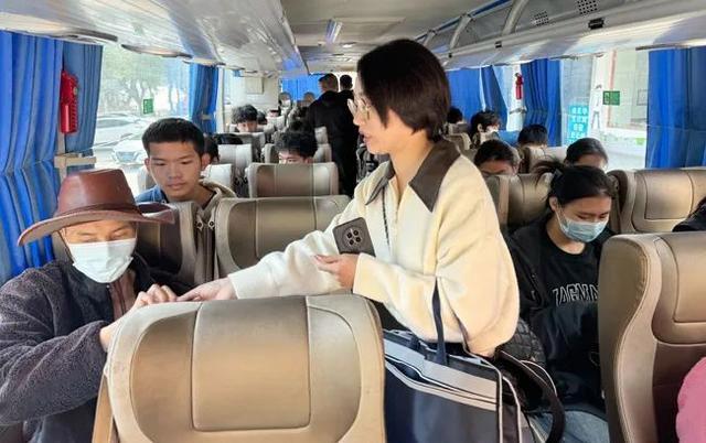 那大就业驿站：输送灵活就业人员到海花岛就业1.jpeg