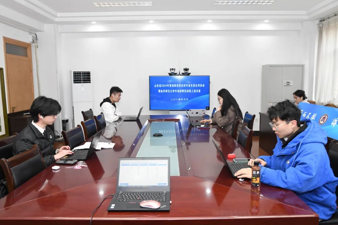 火爆来袭！直击招聘会现场14.jpg