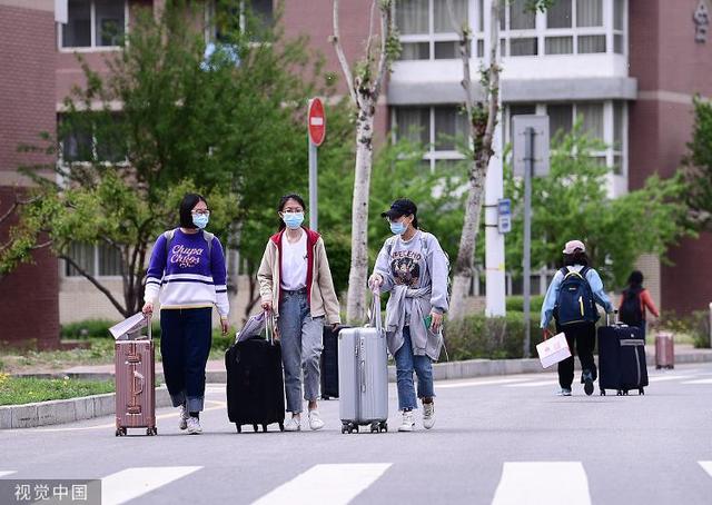 “重金留学”性价比引热议，国人理性看待留学热1.jpeg