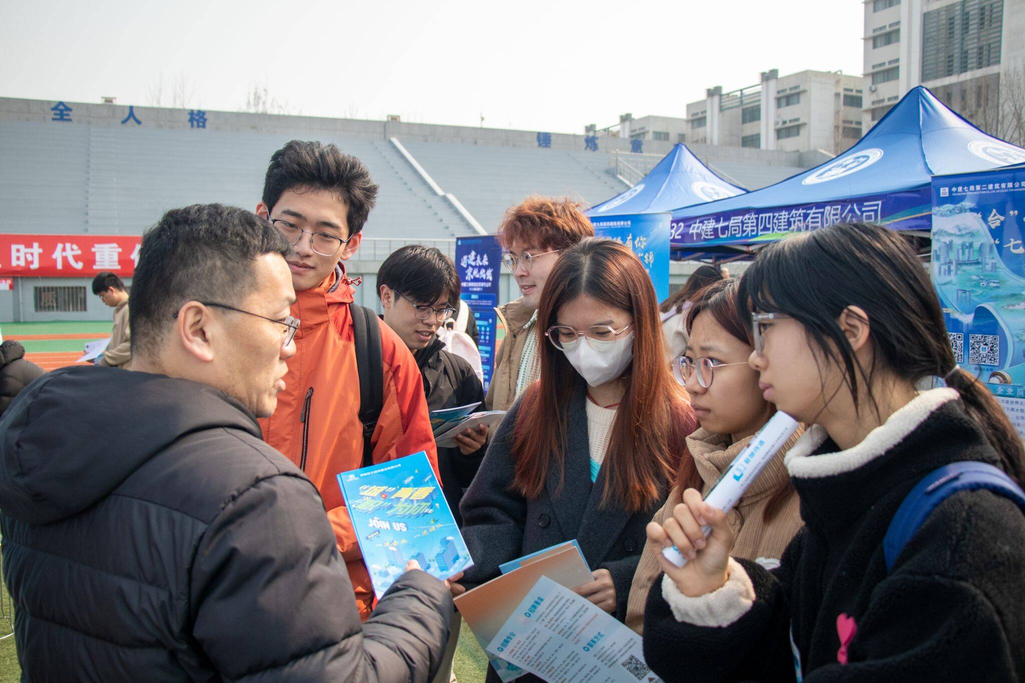 358家企事业单位20000个岗位！中国石油大学（华东）举行2024年首场春季大型校园招聘会3.png