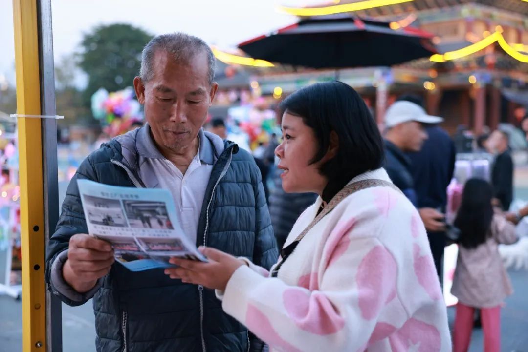 普洱：多地零工夜市火热“出摊”.jpg