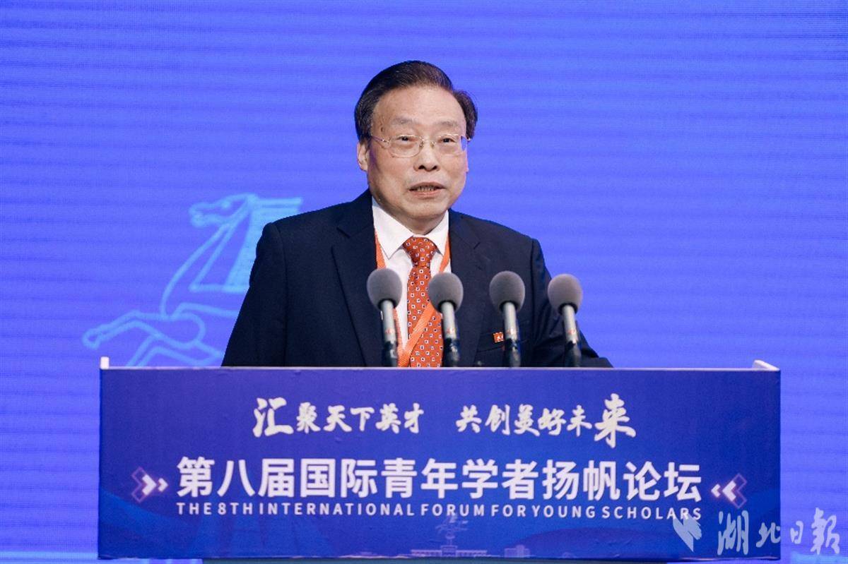 1712454089663184.jpeg 全球引才 武汉理工这场论坛吸引1300余名海内外青年学者4.jpeg