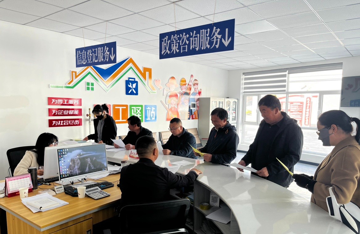 甘肃民乐：零工“小市场”激活就业“大民生”.jpg