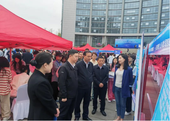 240+单位，6000+需求人数 ！直击贵州职业技术学院2024届毕业生校园双选会9.png