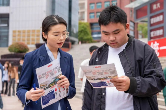 240+单位，6000+需求人数 ！直击贵州职业技术学院2024届毕业生校园双选会3.png