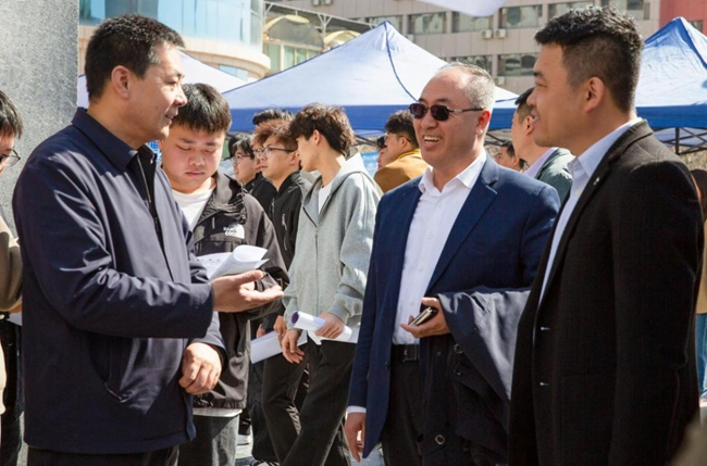 兰州资环大学高频次举办招聘会助力毕业生高质量充分就业1.jpg
