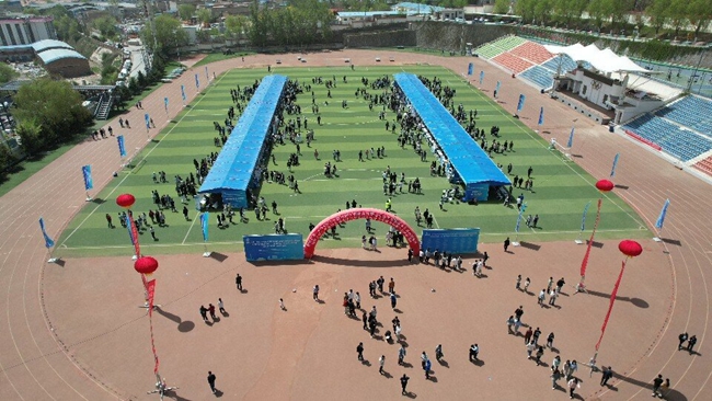 兰州资环大学高频次举办招聘会助力毕业生高质量充分就业.jpg